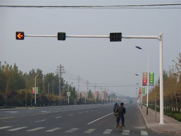 Китай Поляк светофора проезжей части, подъездная дорога гальванизировал стальную ширину высоты 4М поляка 11М поставщик