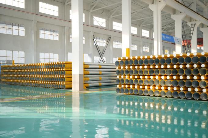 Специальный дизайн электрический столб для уличного освещения Высокий мачтовый садовый фонарь с сопротивлением ветра до 500 км / ч 2